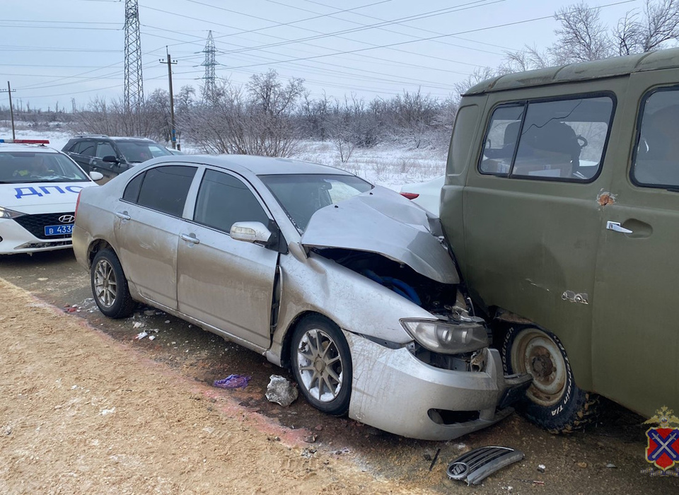 В ДТП в Волгограде пострадали три человека