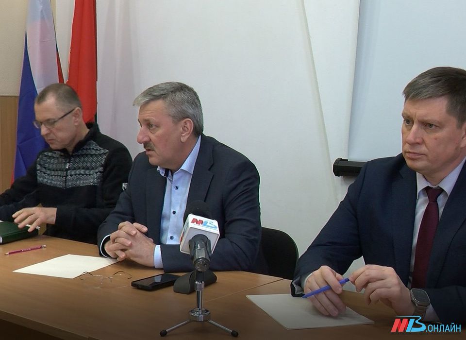 Владимир Марченко провел совещание по устранению последствий порыва на севере Волгограда