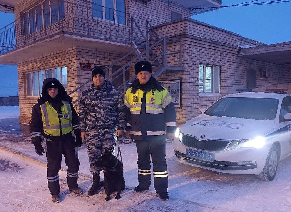 Полицейские доставили задыхавшегося ребенка в больницу Волгограда