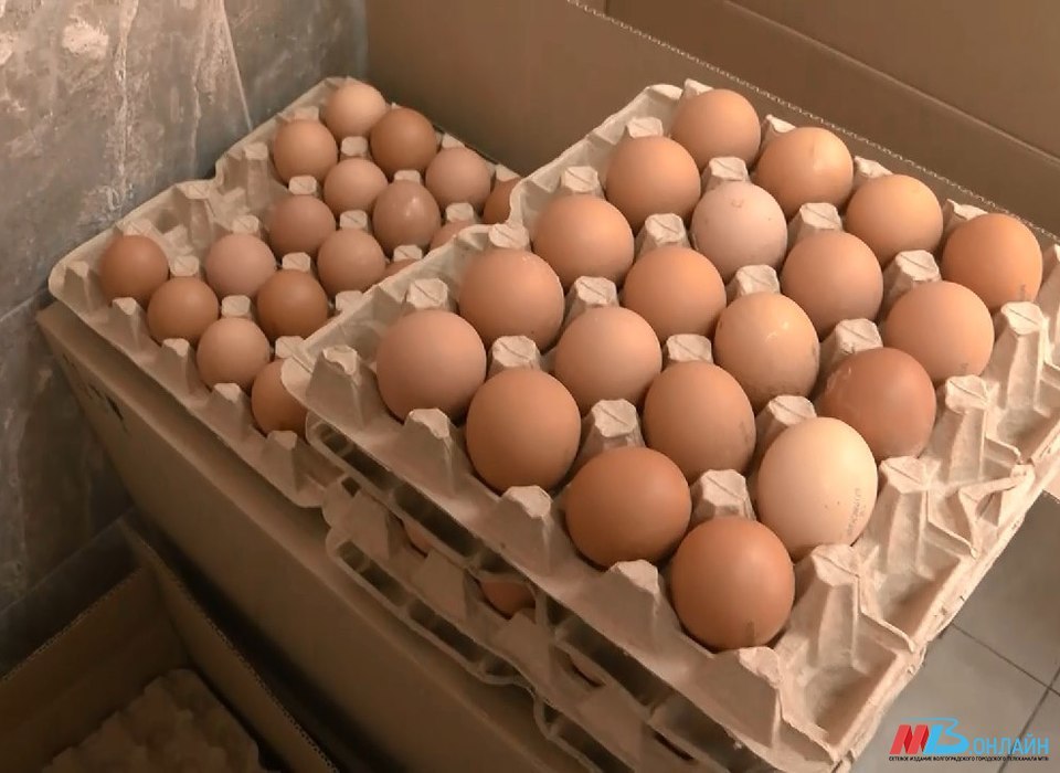 Волгоградцы раскупили яйца по 86 рублей