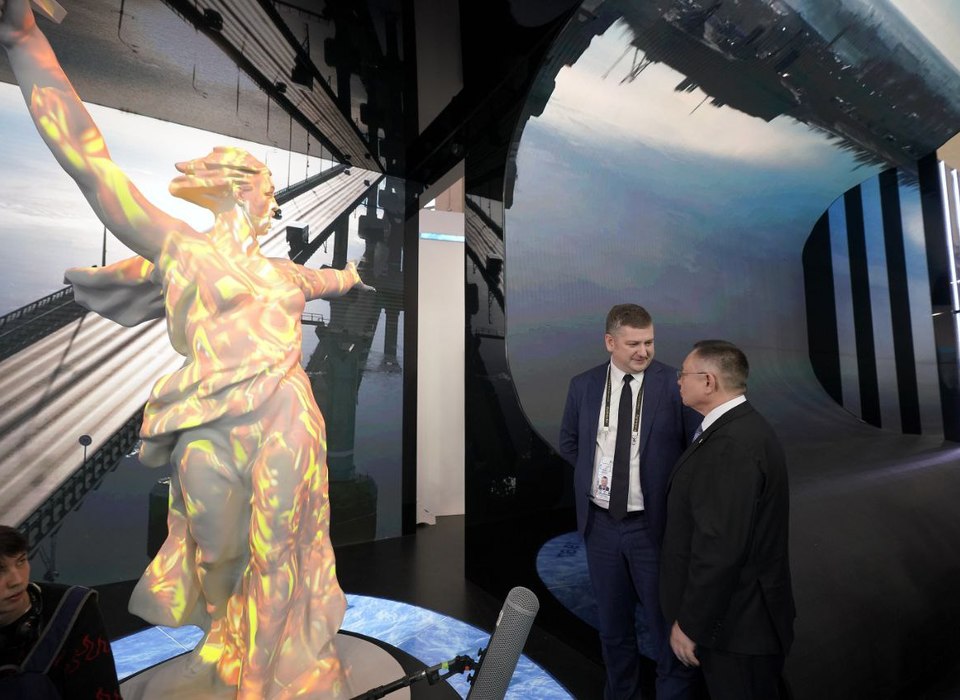 Глава Минстроя оценил достижения Волгоградской области на выставке «Россия»