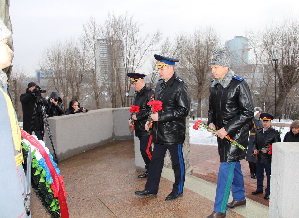 В Волгограде сотрудники УФСБ почтили память погибших защитников страны