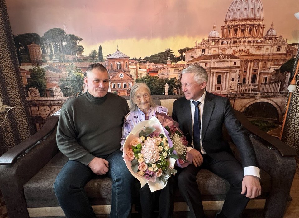В Волгограде 100-летний юбилей отметила ветеран войны Зоя Ковалева
