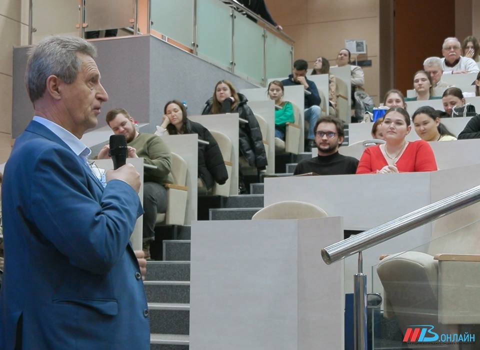 В Волгограде Герой России Михаил Малахов представил студентам свой фильм «Полярный меридиан»