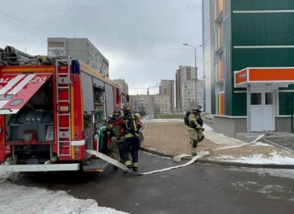 В волгоградской школе пожарные ликвидировали условный пожар