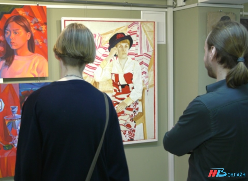 В Волгограде открылась выставка студенческих работ монументально-декоративного искусства