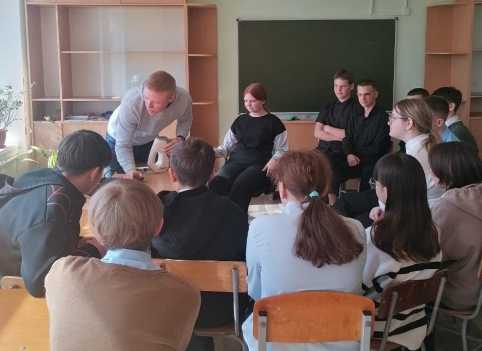 Железнодорожники провели мастер-класс по работе с 3D-сканером для петроввальских школьников