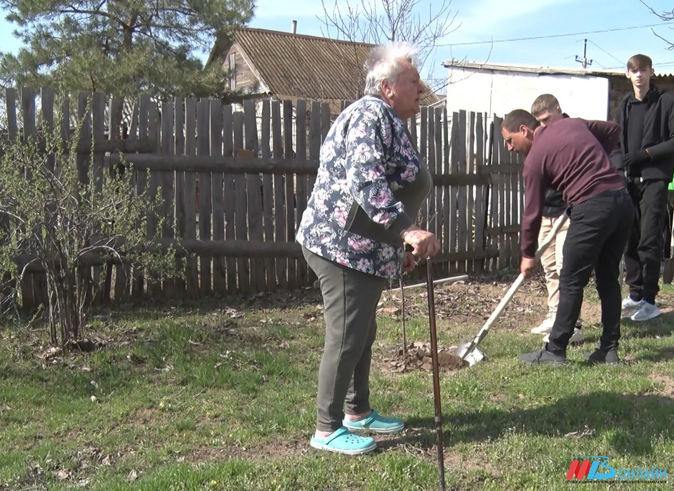 Более четырех тысяч жителей Волгоградской области получают помощь на дому