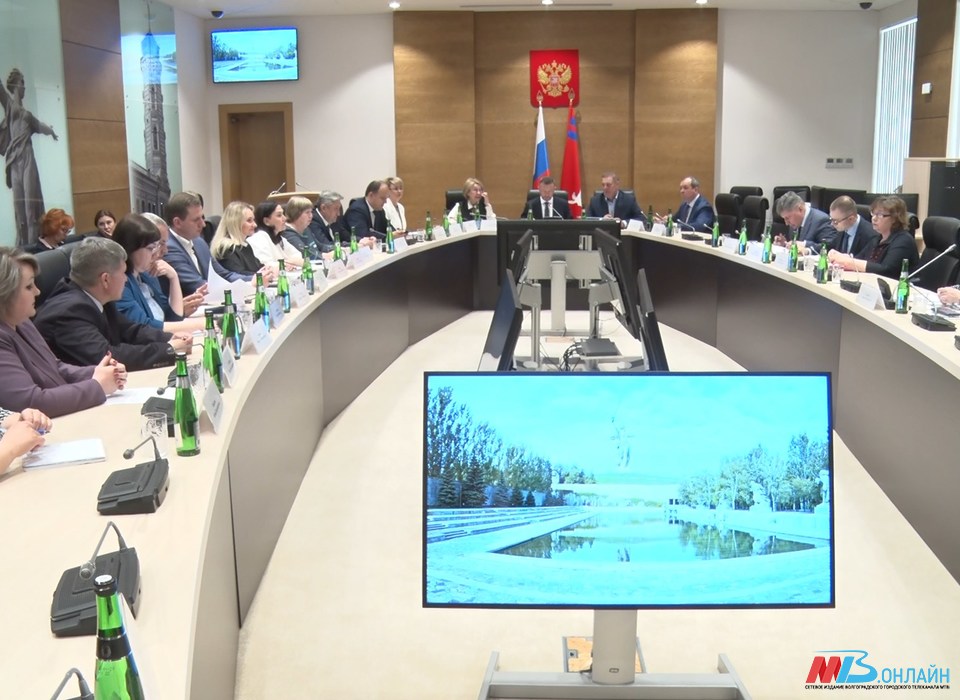 Депутаты Волгоградской областной думы обсудили вопросы модернизации школ и детских садов