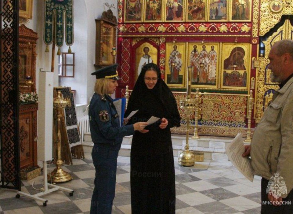 Сотрудники МЧС посетили церкви и храмы Волгоградской области