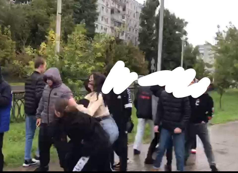 Мизулина призывает утихомирить школьниц, избивающих ровесниц в Волгограде
