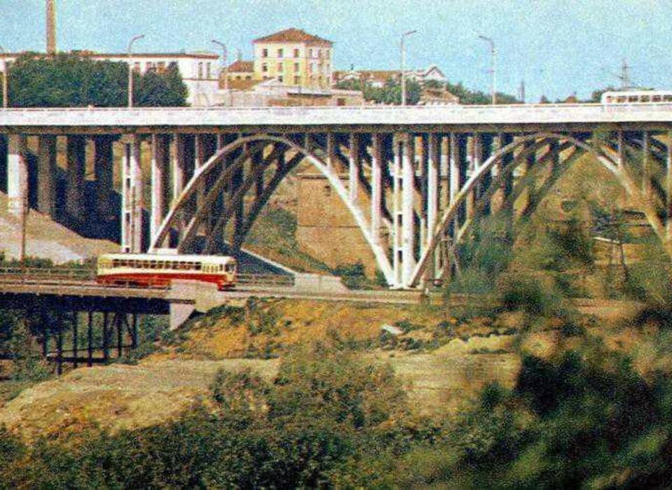Историю Астраханского моста рассказали жителям Волгограда