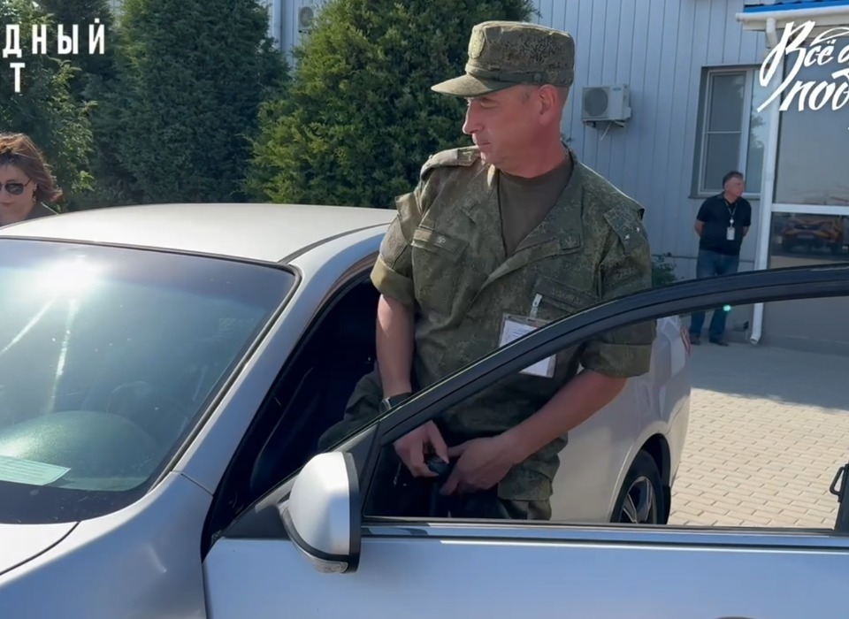 Ко Дню России в зону СВО из Волгограда отправили еще один автомобиль