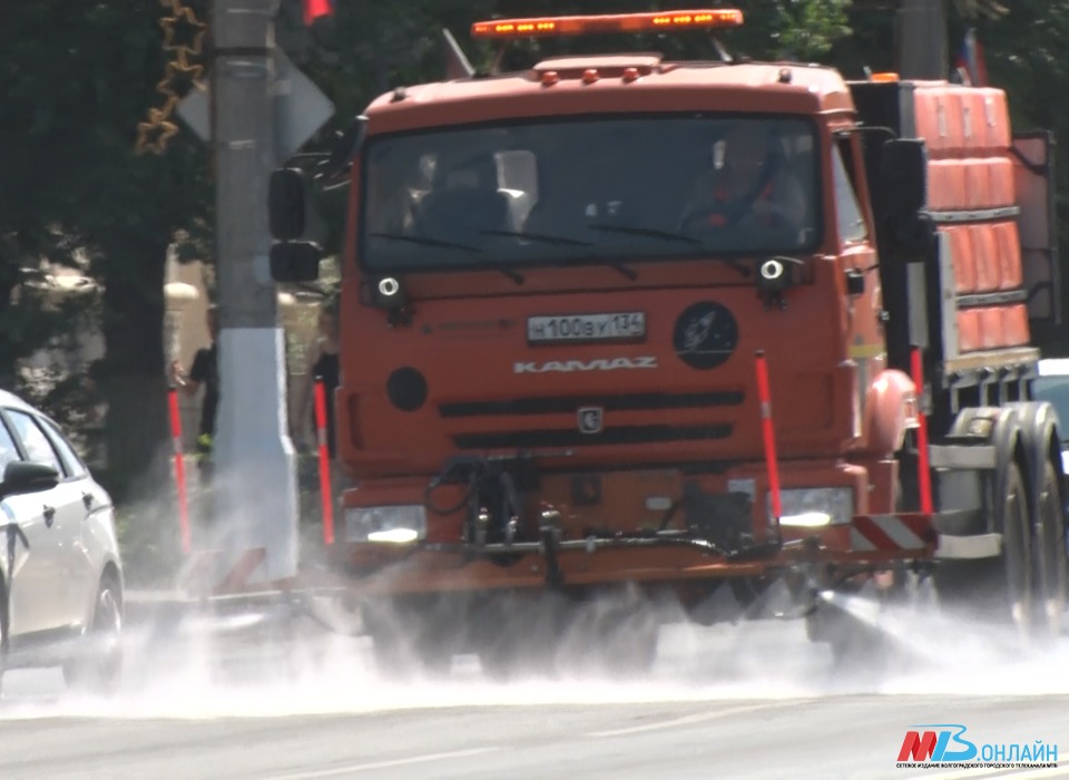 Волгоградские дороги спасают от жары