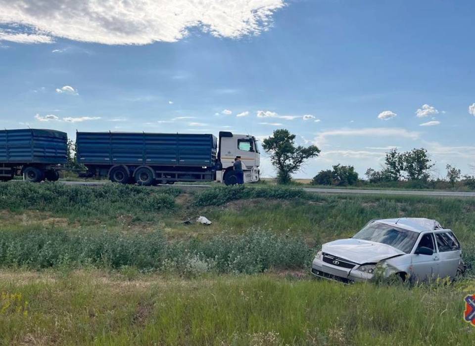 3 человека пострадали в ДТП с большегрузом под Волгоградом