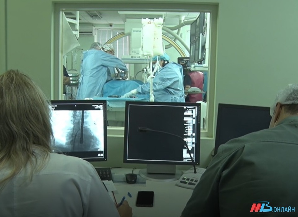 Волгоградские хирурги провели сложнейшую операцию с вживлением искусственных сосудов