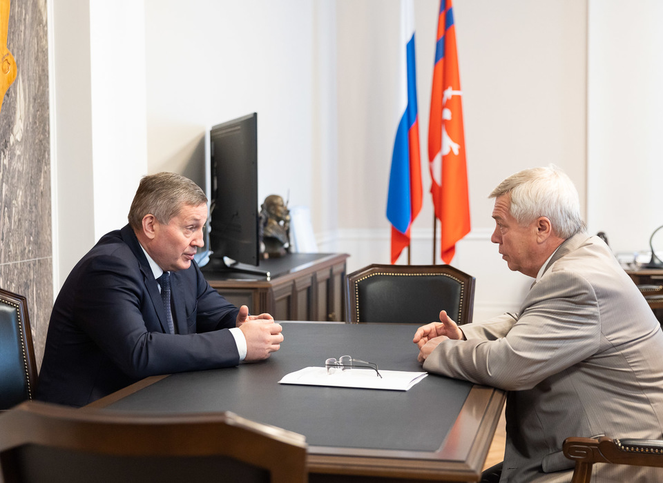 Губернатор Андрей Бочаров провел рабочую встречу с главой Ростовской области Василием Голубевым