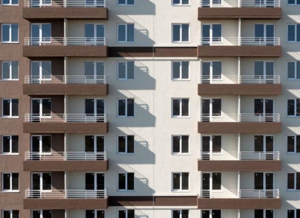 На севере Волгограда достраивают многоэтажки для переселения жителей аварийных домов