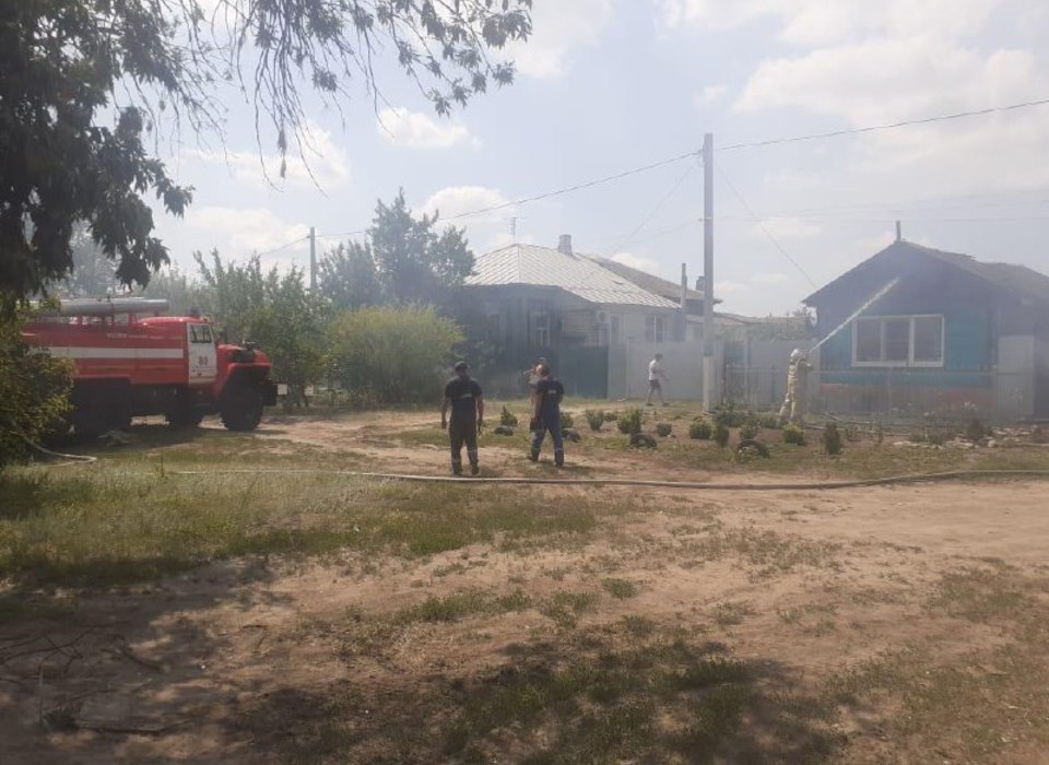 В Урюпинске Волгоградской области сгорели два дома