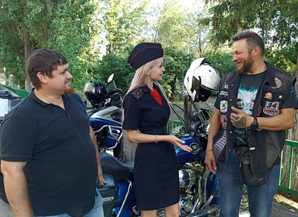 В Волжском провели урок безопасности с будущими мотоциклистами