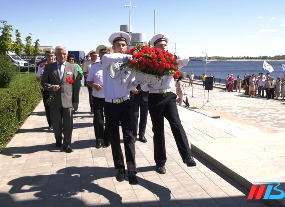 Память погибших моряков почтили в Волгограде в День ВМФ
