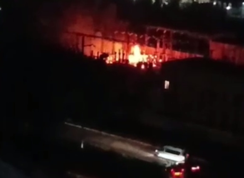 Из-за пожара на подстанции Ворошиловский район Волгограда остался без света