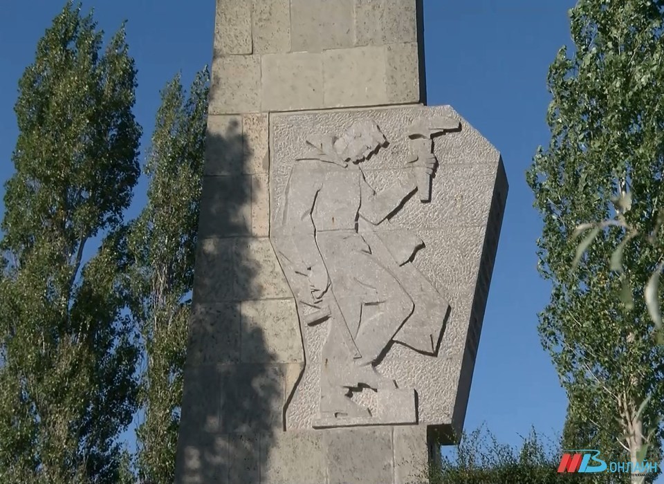 В Волгограде началось восстановление братской могилы на Лысой горе