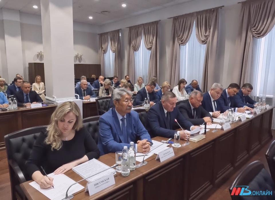 В Волгограде обсудили формирование новых предложений по развитию региональной экономики