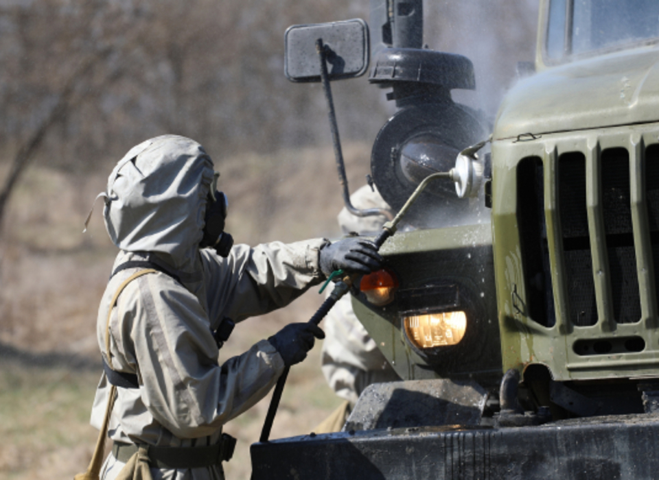 В Волгоградской области военные во время учений отразили условную химическую атаку