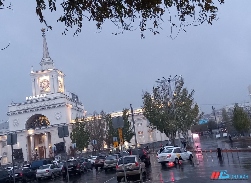 Девятибалльные пробки сковали дороги Волгограда в дождливый четверг