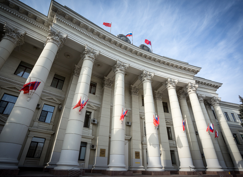 Губернатор Волгоградской области продлил полномочия первых заместителей