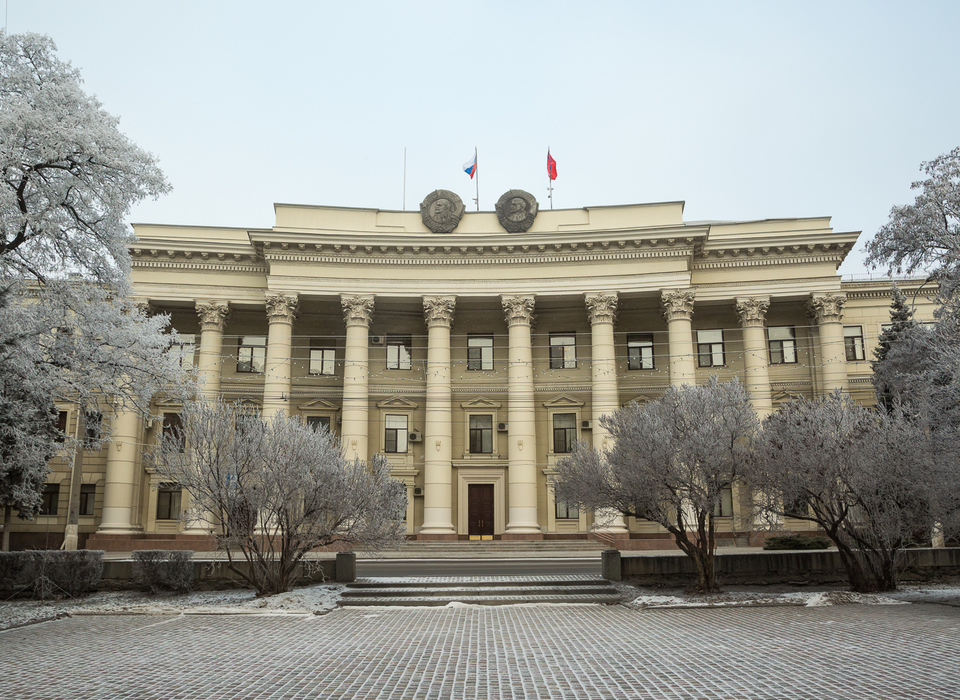 В Волгограде продлили полномочия ряда руководителей Администрации региона