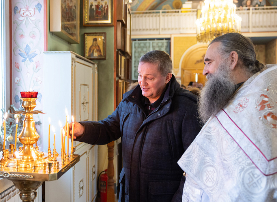 Губернатор Андрей Бочаров посетил церковь в Волгограде на Крещение Господне