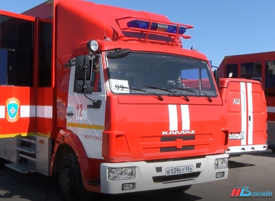 Три человека погибли при пожаре в хуторе в Волгоградской области