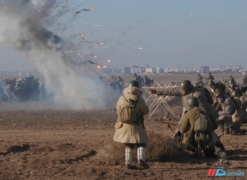 «За Сталинград!»: под Волгоградом реконструкторы повторили подвиг бойцов Василия Маргелова