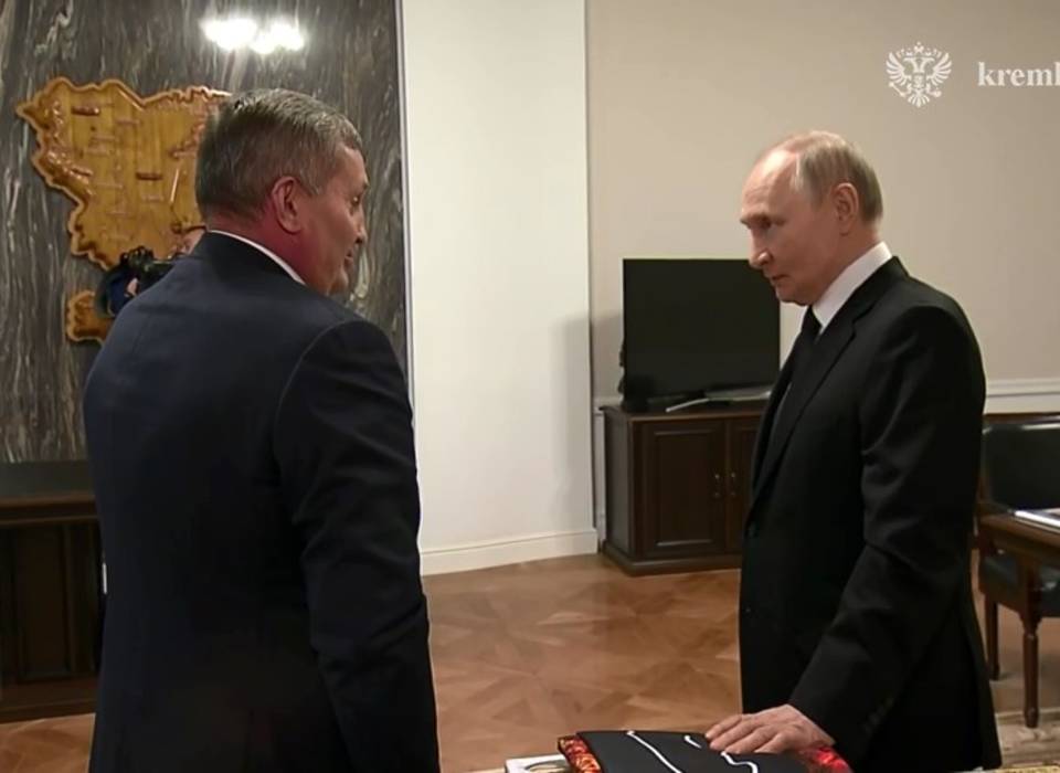 Владимир Путин провел встречу с губернатором Волгоградской области Андреем Бочаровым