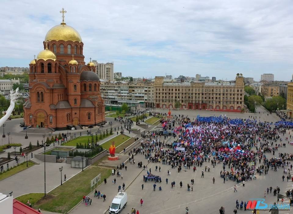Волгоградцы рассказали, как планируют провести майские праздники