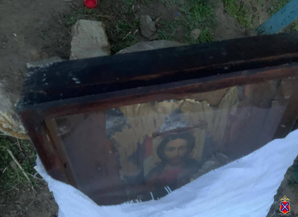 В Волгоградской области задержали домушника, который выкрал старинную икону