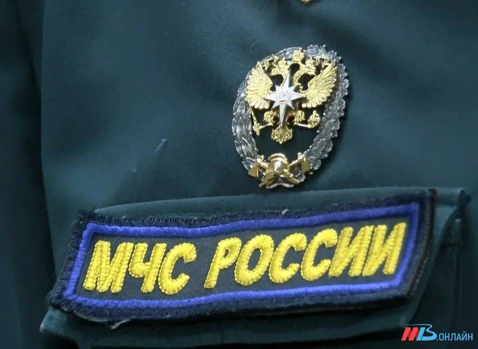 Волгоградские спасатели эвакуировали шестерых отдыхающих, застрявших на острове