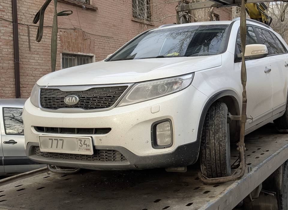 Житель Волгограда едва не лишился автомобиля KIA из-за долга в 700 тысяч