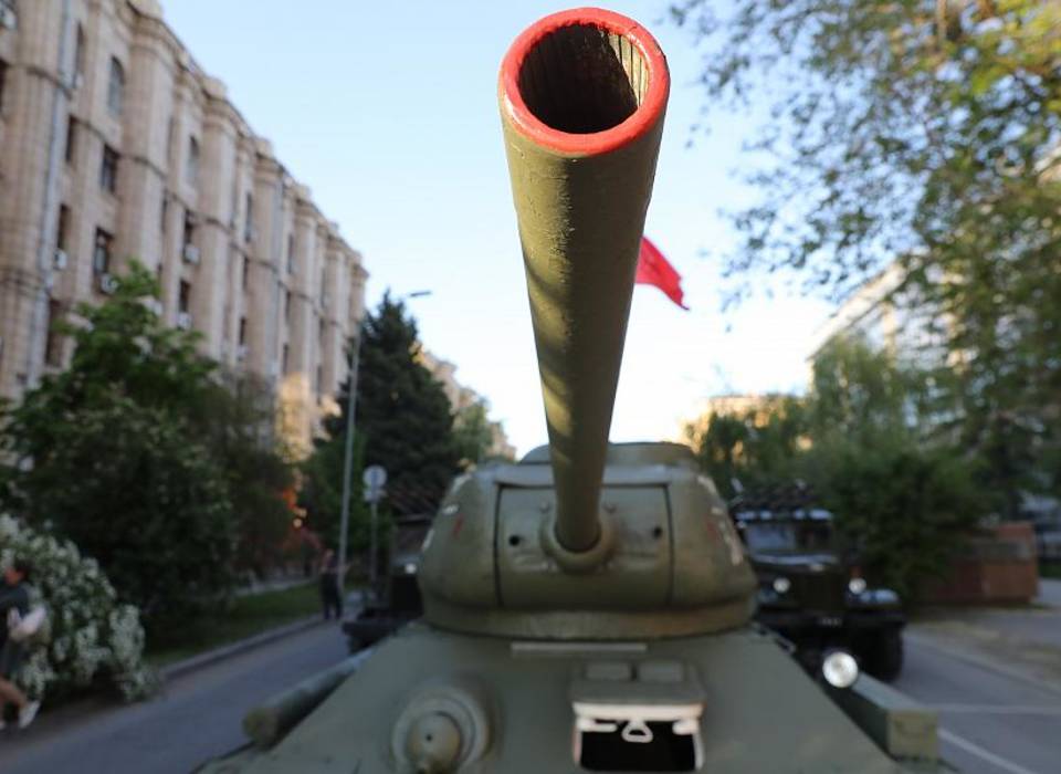 В Волгограде провели вторую репетицию парада в честь Дня Победы