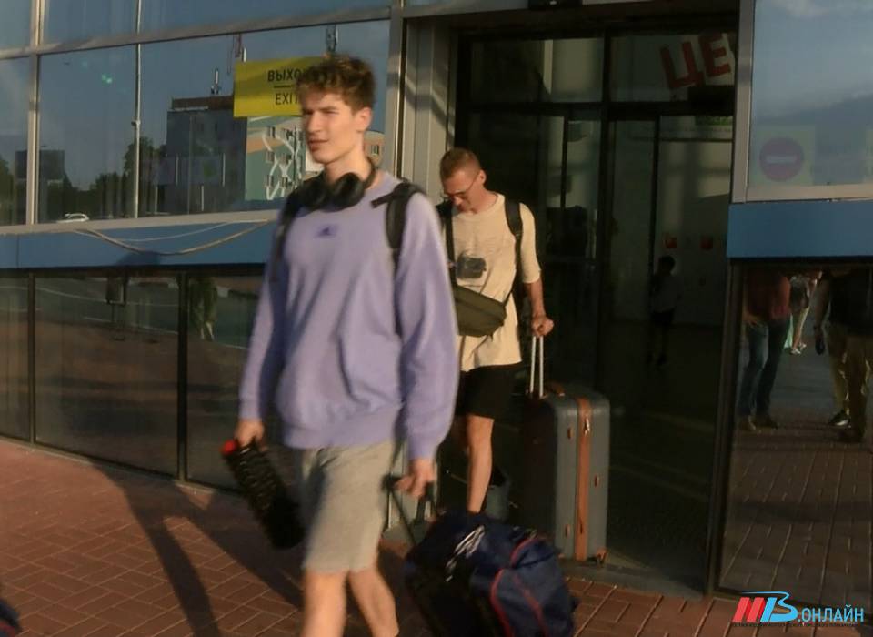Самолёт из Волгограда экстренно приземлился под Москвой из-за нехватки топлива