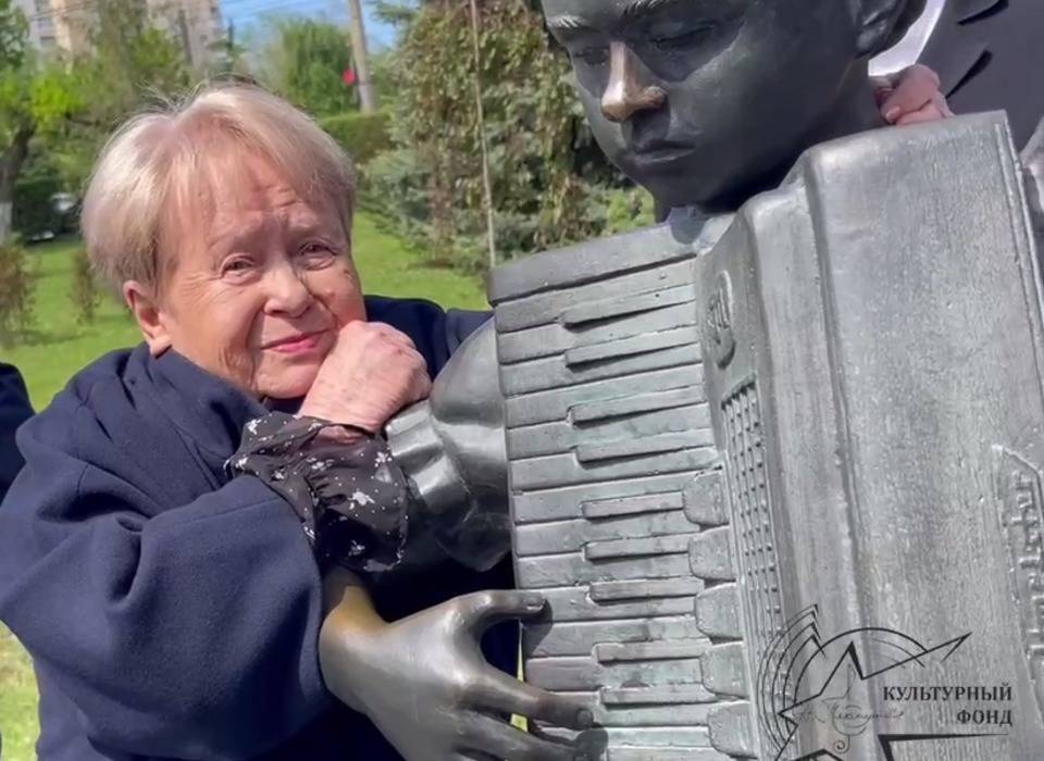 Легендарная Александра Пахмутова записала видео для земляков ко Дню Победы