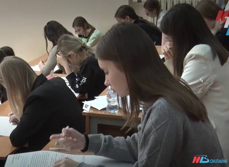 Волгоградским выпускникам назвали даты сдачи ЕГЭ
