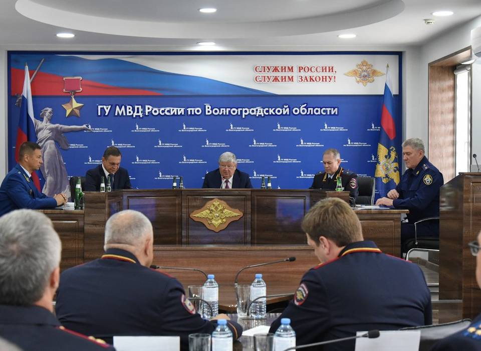 Жителям Волгограда и области представили врио начальника ГУ МВД России по региону
