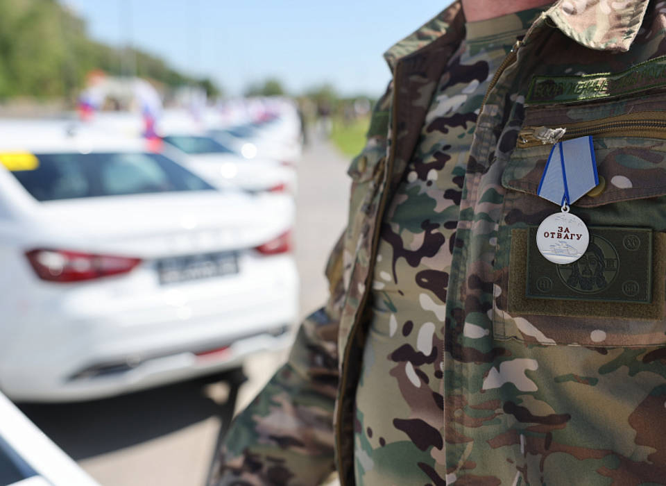 Ветеранам боевых действий передали спецавтомобили