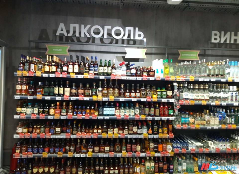 Продажа алкоголя в «наливайках» волгоградских жилых домов попала под запрет