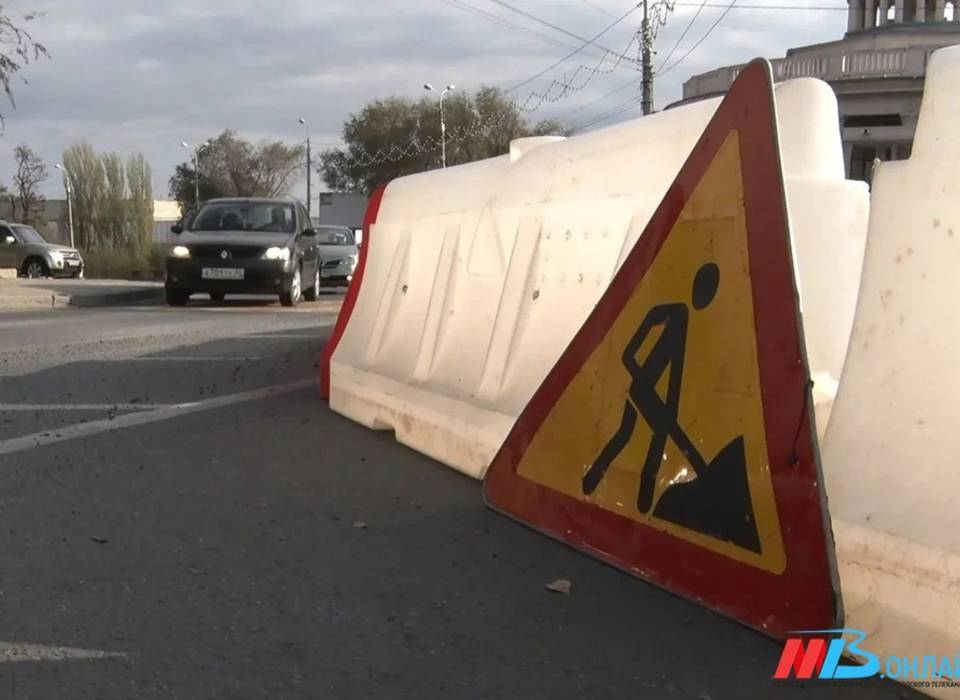 В поселках Волгограда активно ведутся дорожные работы в рамках нацпроекта
