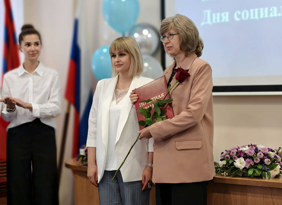 Лучшие социальные работники Волгоградской области получили заслуженные награды