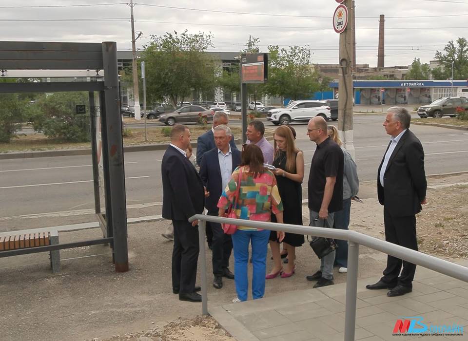 В Волгограде поэтапно приведут в порядок пешеходные лестницы